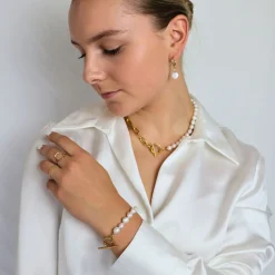 Chain Bracelet With Pearls