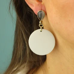 Elegant Dangling Disc