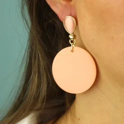 Elegant Dangling Disc