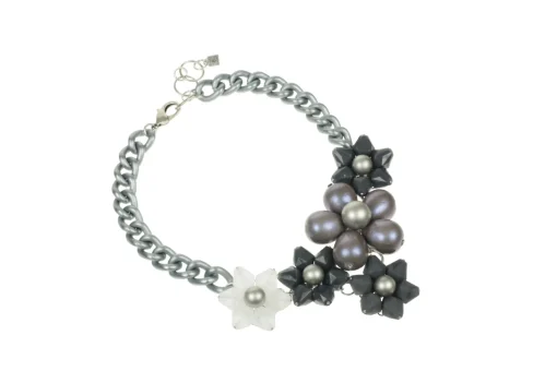 Flower Necklace - Camps & Camps
