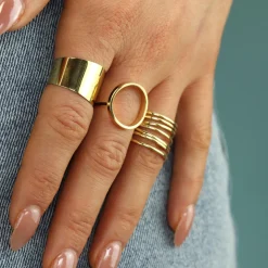 Golden Ring Simplicity