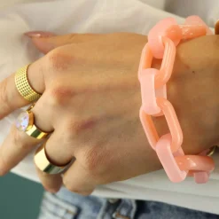 Oval link bracelet