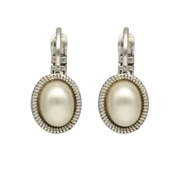 Pearly white dormeuses